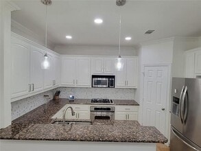 Building Photo - 4263 Towne Lake Ct