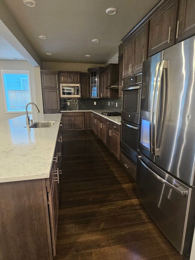 Building Photo - Spacious 5 Bedroom in Convenient North Creek Ridge, Bothell Location