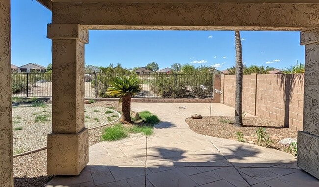 Building Photo - 29810 N Little Leaf Dr