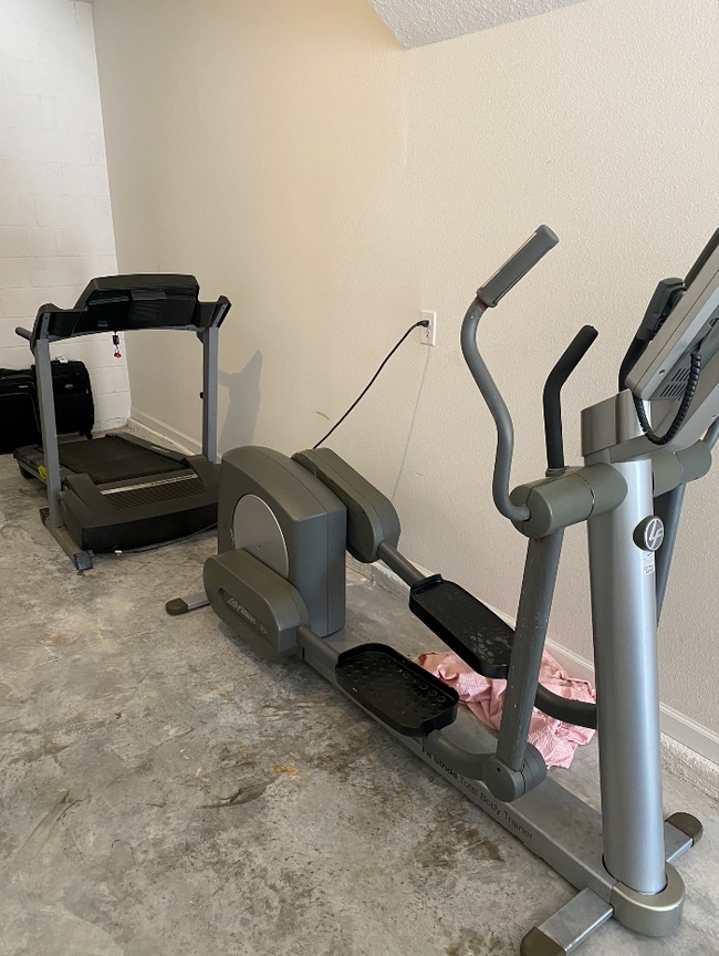 Building Photo - 100 Lavenna Ave