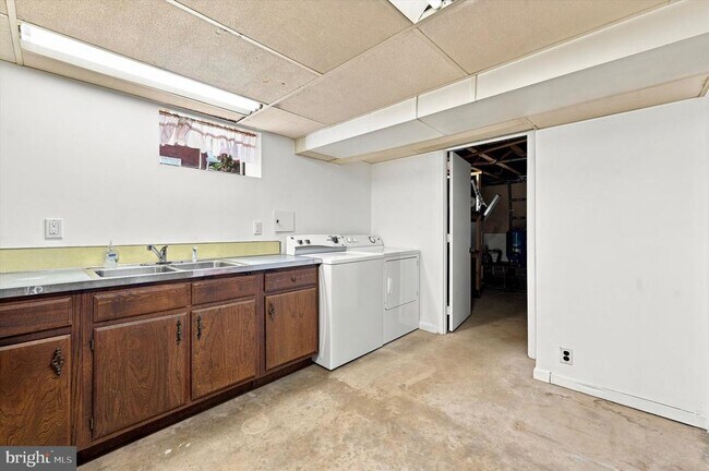 Building Photo - 4022 West Chester Pike