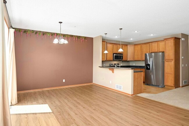 Building Photo - 15531 Eagle Shore Dr