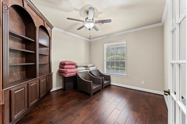 Building Photo - 10 Cayuga Pond Ct