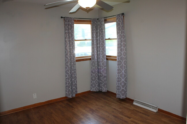 Building Photo - 63 Holly Dr