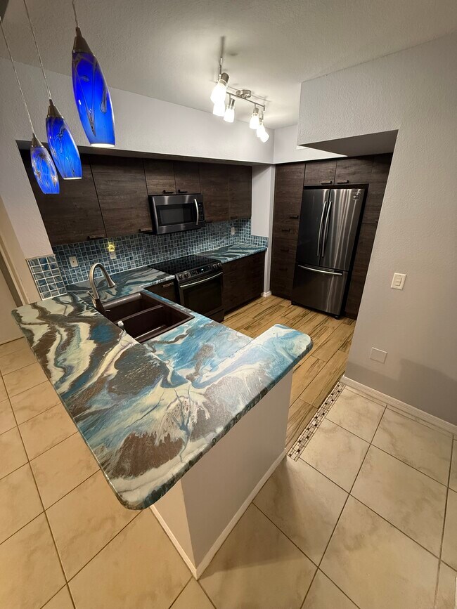 Building Photo - 2950 Viscaya Pl