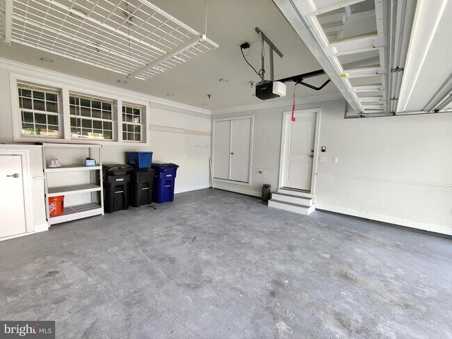 Building Photo - 3903 Chain Bridge Rd