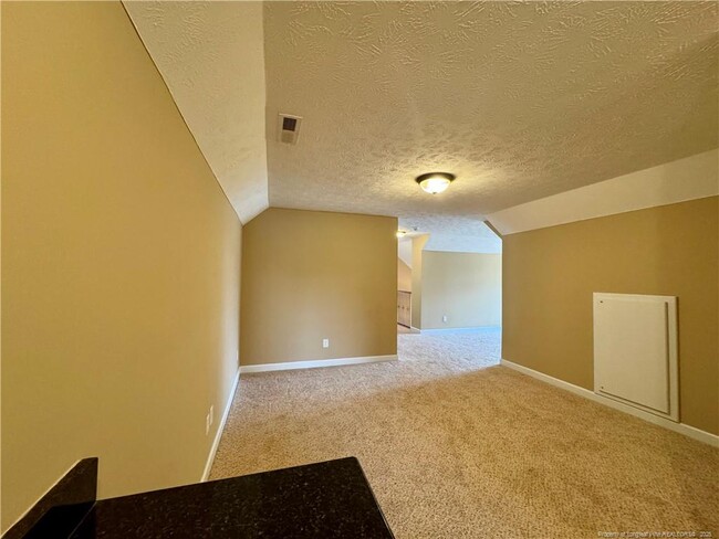 Building Photo - 380 Stansbury Dr