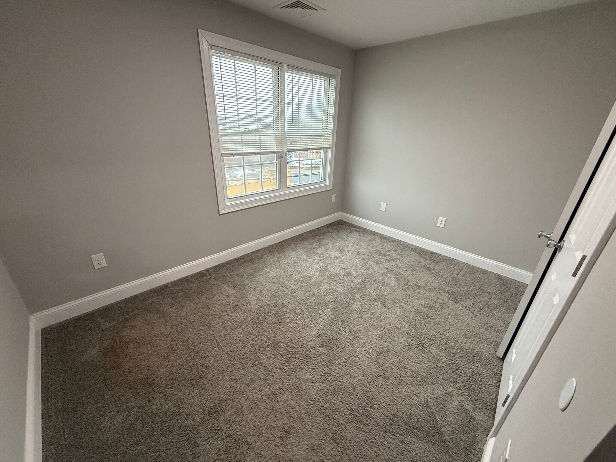 Building Photo - 25 Denison St