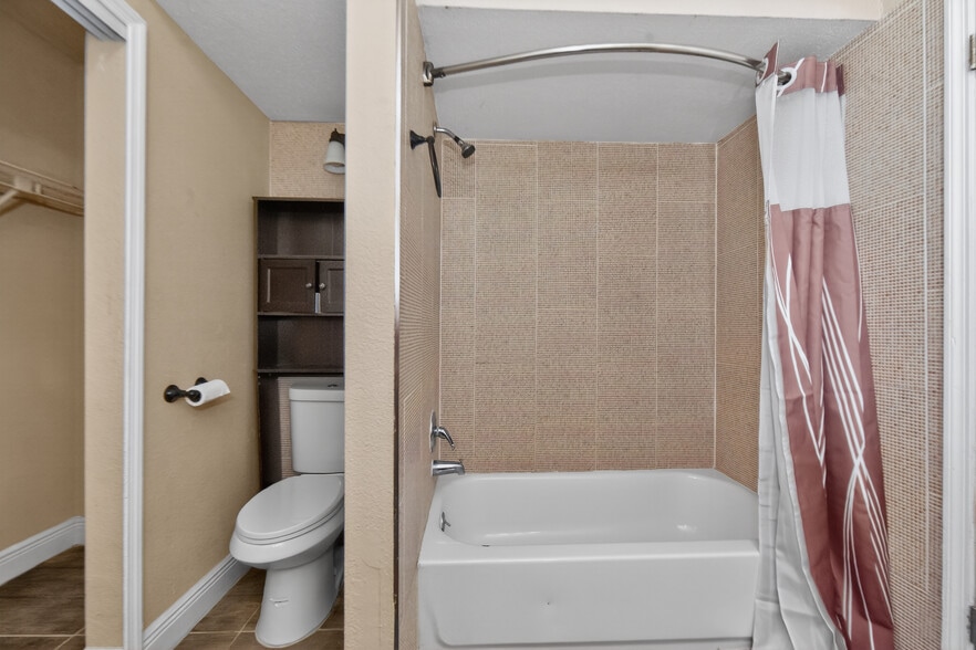 Building Photo - 2 Sweetbay Ln