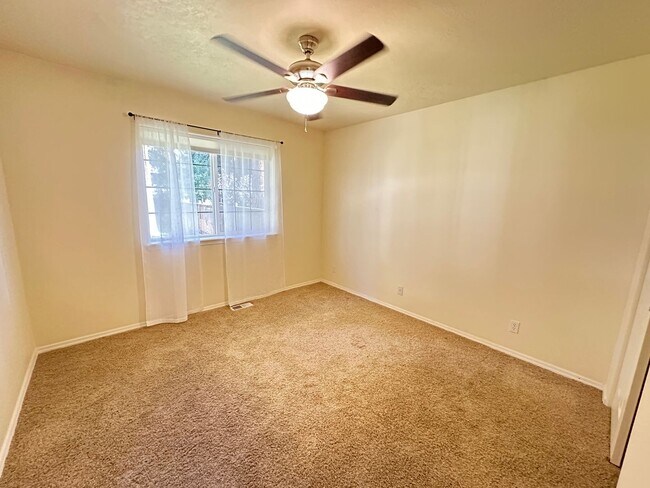 Building Photo - Coeur D'Alene Home