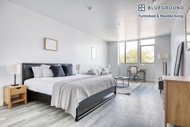 Building Photo - 700 N Spaulding Ave