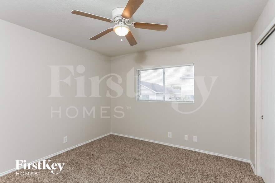 Building Photo - 111 Quince Flower