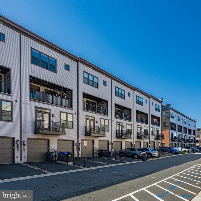 Building Photo - 44674 Provincetown Dr