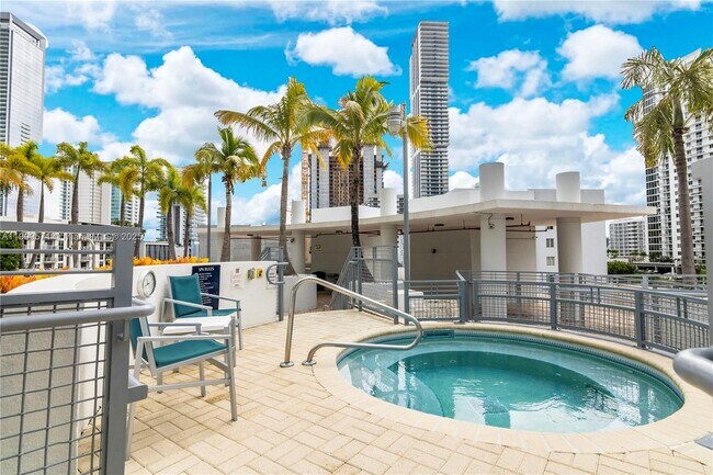 Building Photo - 350 NE 24th St