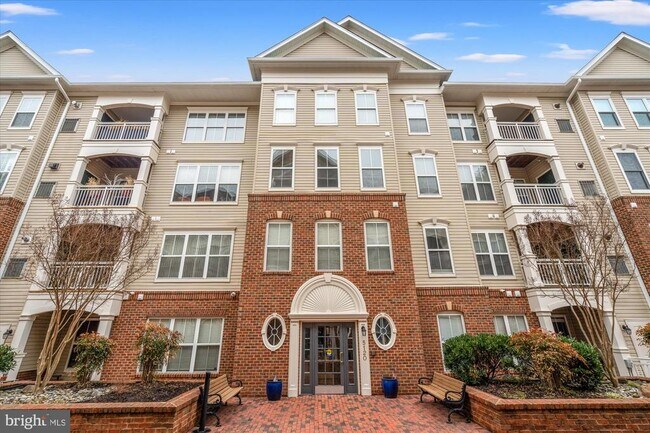 Building Photo - 5120 Donovan Dr