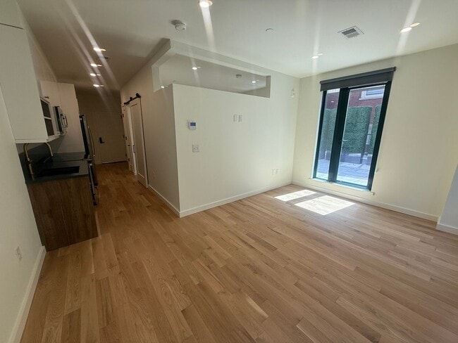 Building Photo - Brand new units 0-1 bedroom