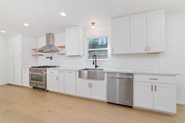 Building Photo - 10819 Candlewood Dr