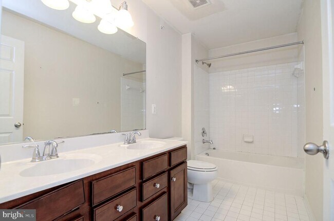 Building Photo - 3401 Eagle Ridge Dr