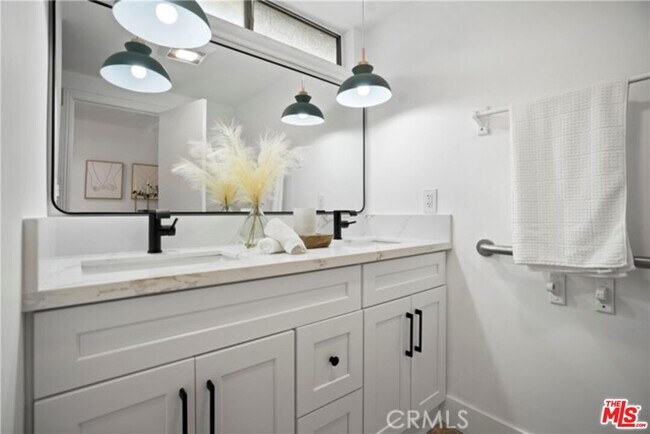 Building Photo - 18244 Jovan St