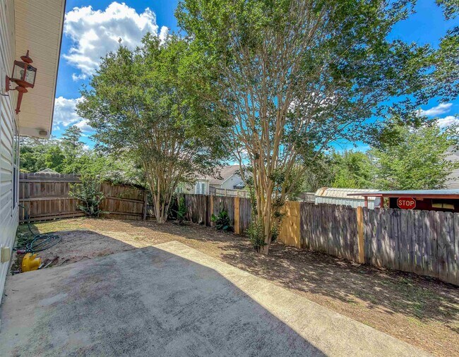 Building Photo - 3363 Golden Rain Dr