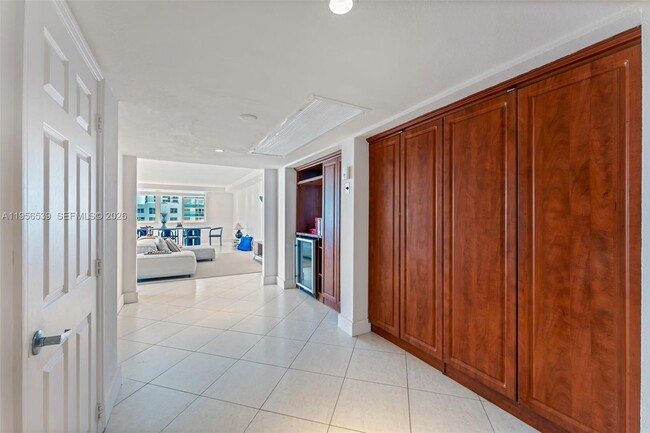 Building Photo - 5005 Collins Ave