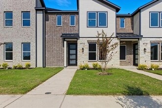 Building Photo - 8922 Lowell St