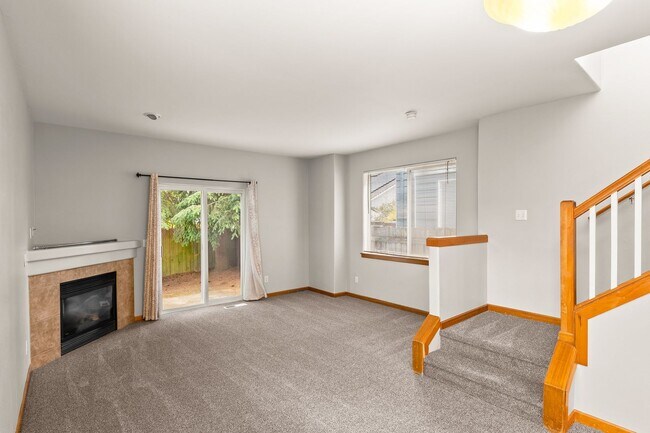 Building Photo - 3 Bed/ 2.5 Bath home in Woodstock neighbor...
