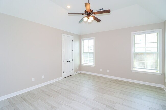 Building Photo - 155 Acadis Cir