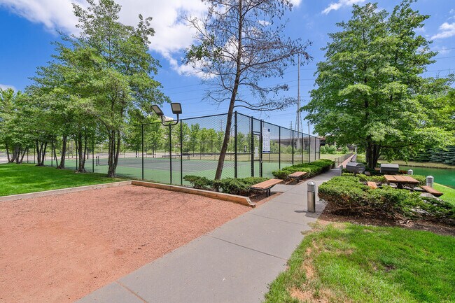 Building Photo - 9715 Woods Dr