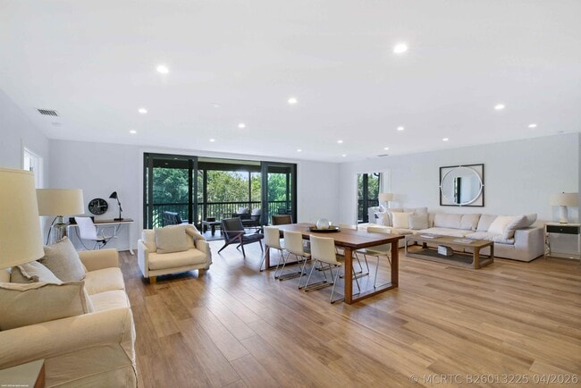 Building Photo - 2770 Polo Island Dr