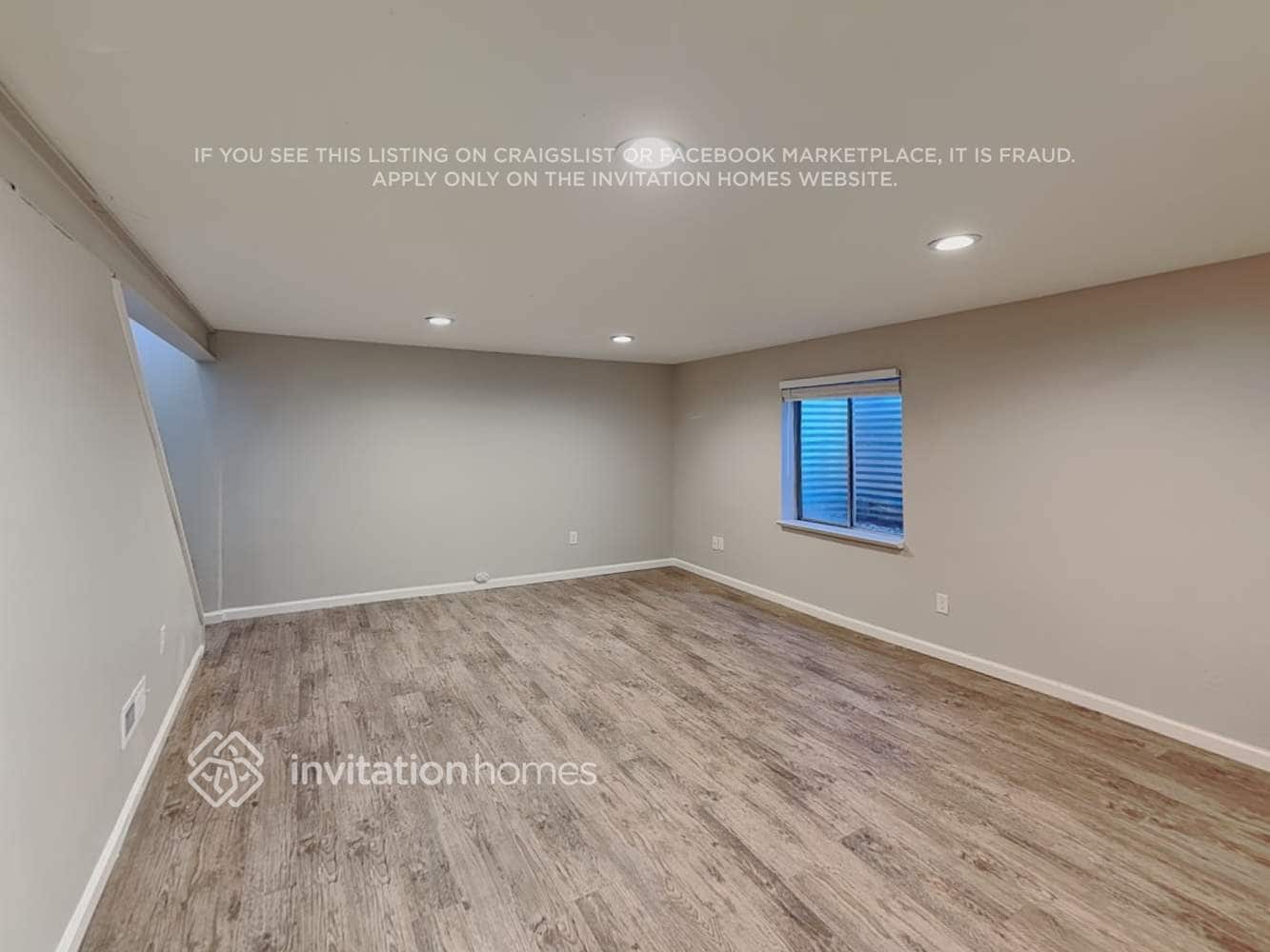 Building Photo - 4120 E 134th Dr