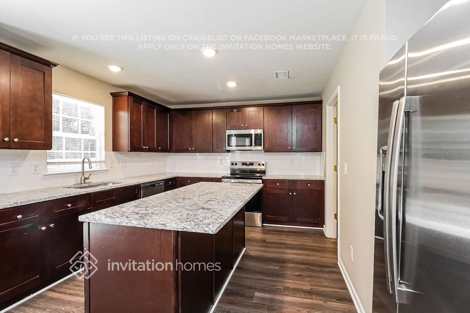 Building Photo - 1552 Summit Ridge Ln