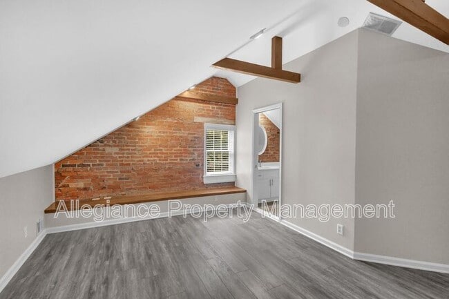 Building Photo - 2931 S Columbus St