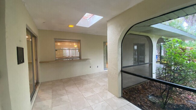 Building Photo - Private Siesta Key Retreat Minutes from World-Famous Beach