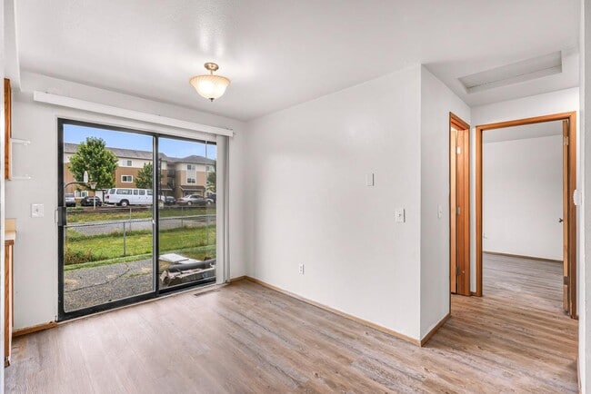 Building Photo - 1806 N 40th Pl