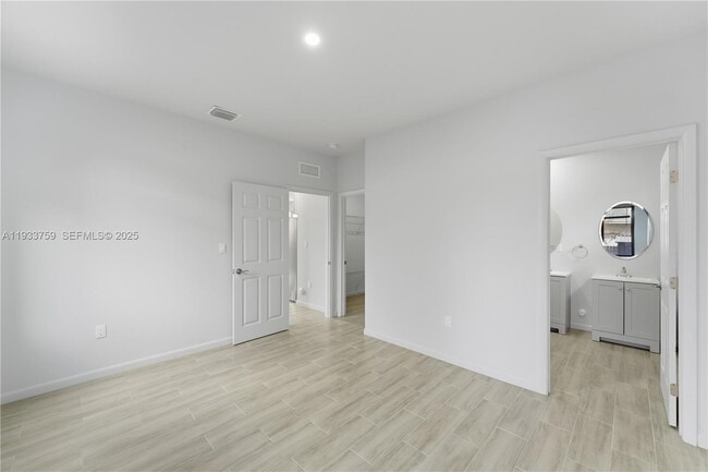 Building Photo - 1393 NW 31st Ave