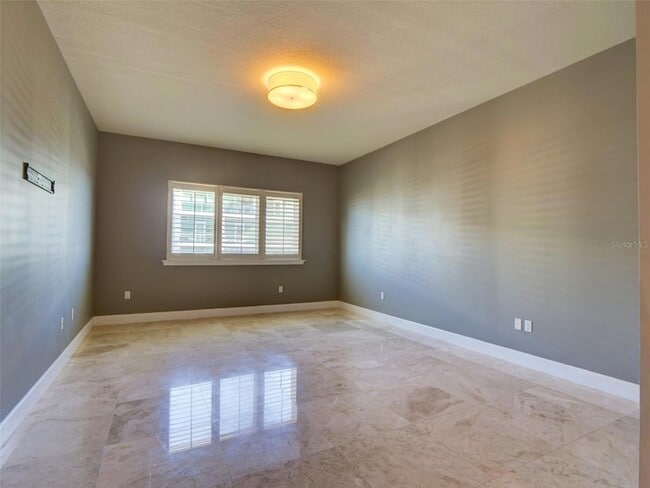 Building Photo - 100 S Eola Dr