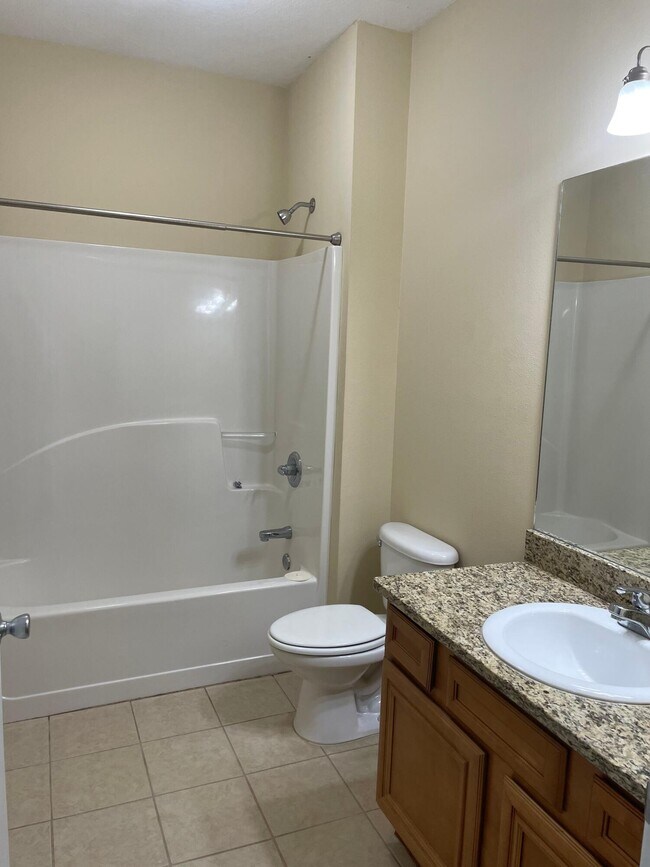 Building Photo - 862 Fairview Dr