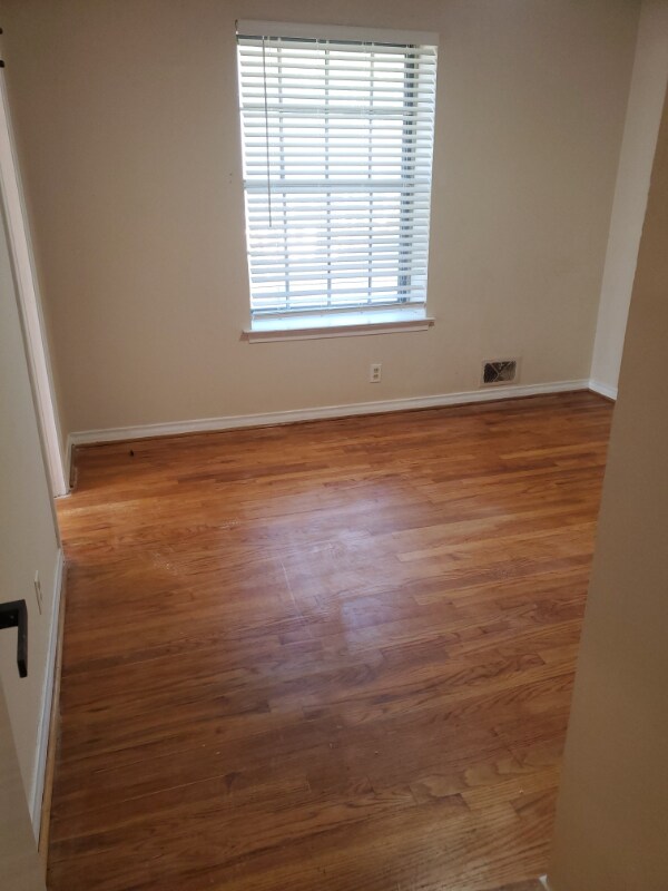 Building Photo - 601 Cliffside Dr