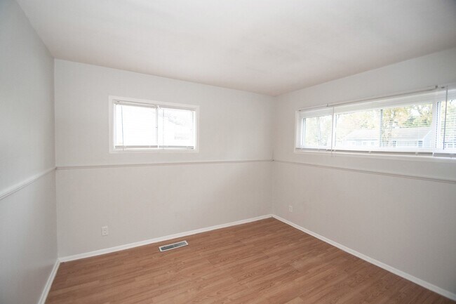 Building Photo - 4610 Karen Dr