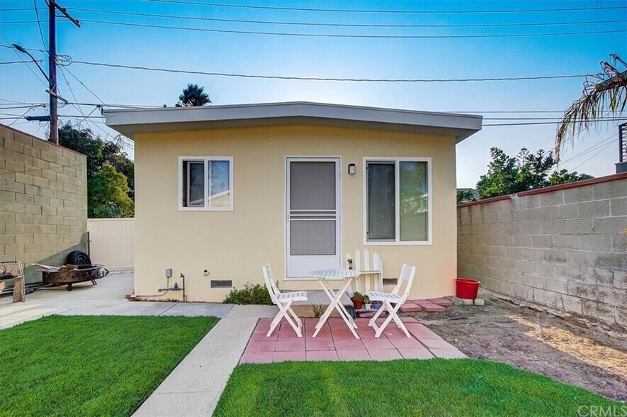 https://my.matterport.com/show/?m=jzeRU6tT8Ln - 1331 N Lincoln St