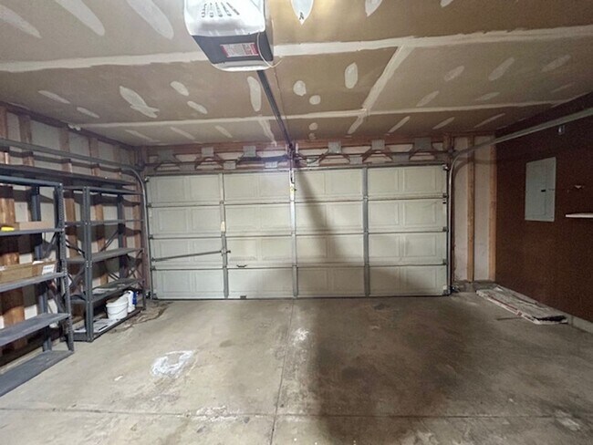 Building Photo - Charming 4-Bedroom Home Near Morse Park & ...