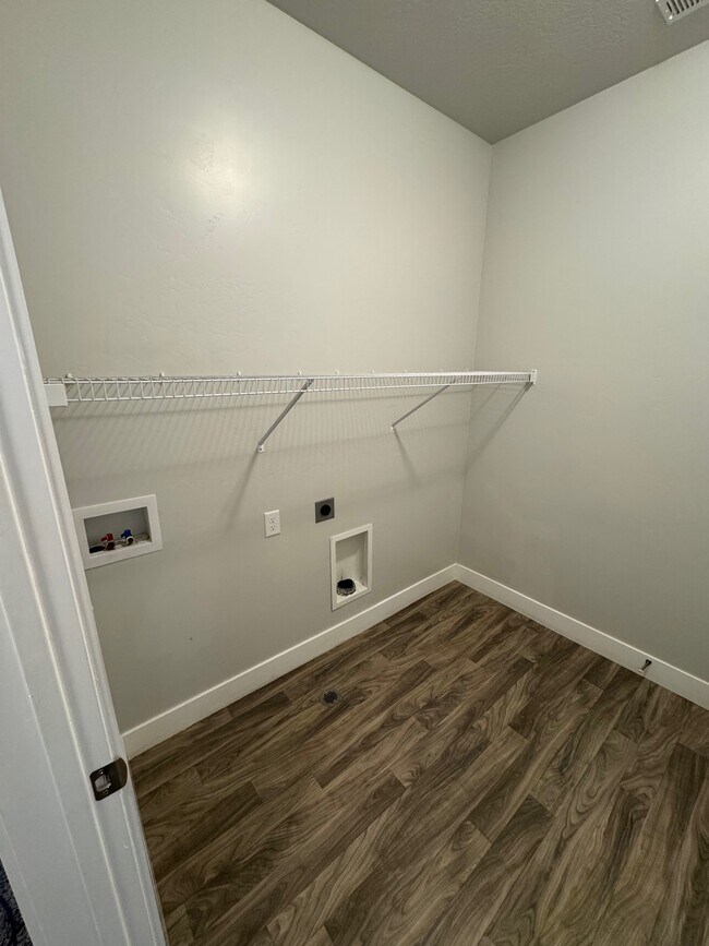 Building Photo - 4216 McKellen Dr