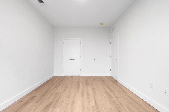 Building Photo - 407 Highland Ave