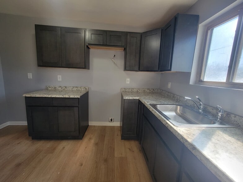 Building Photo - 1808 N James H McGee Blvd