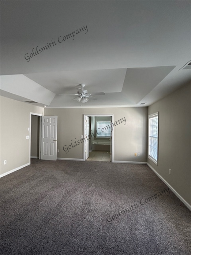 Building Photo - "Spacious 4-Bed Oasis with 2.5 Baths on Collingsworth Lane"