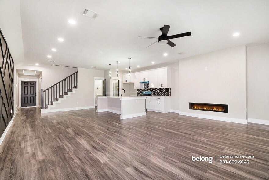 Building Photo - 8119 Venus St
