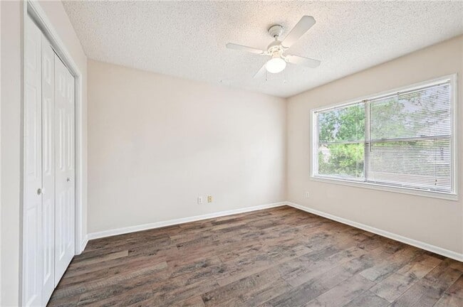 Building Photo - 109 Silverwood Dr