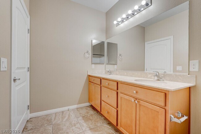 Building Photo - 1067 Fish Pond Ave