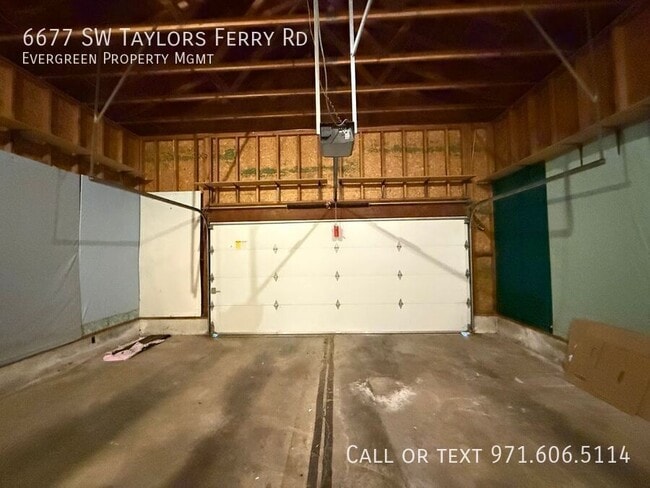 Building Photo - 6677 SW Taylors Ferry Rd